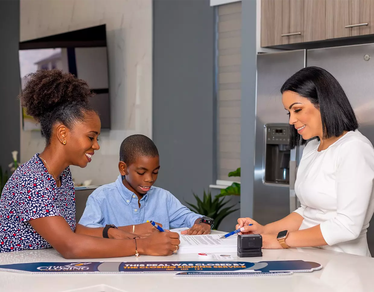 Unleash the Power of Convenience with Our Mobile Notary Signing Service!
